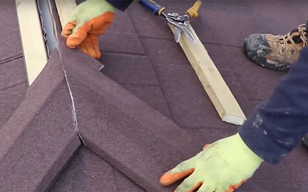 How To: Fit Shingle Ridge To Hip Junction with Britmet Lightweight Roofing